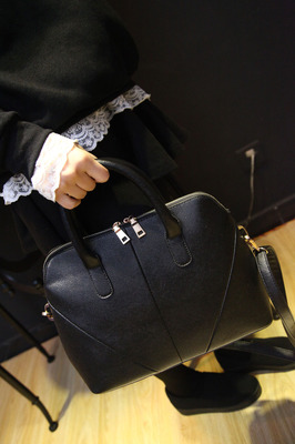 經(jīng)典大牌2015新款貝殼包 OL通勤必備的優(yōu)雅單品